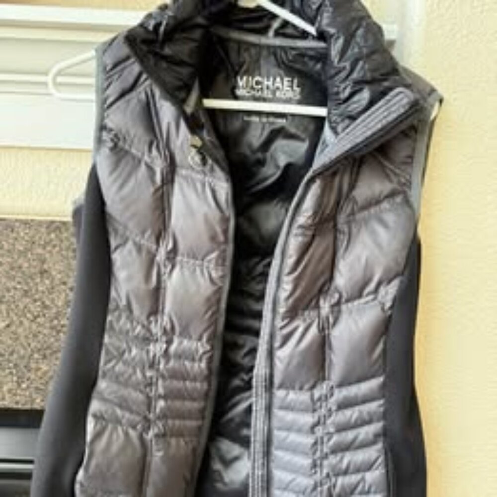 Michael Kors Quilted Puffer Vest – Size Medium – Excellent Condition